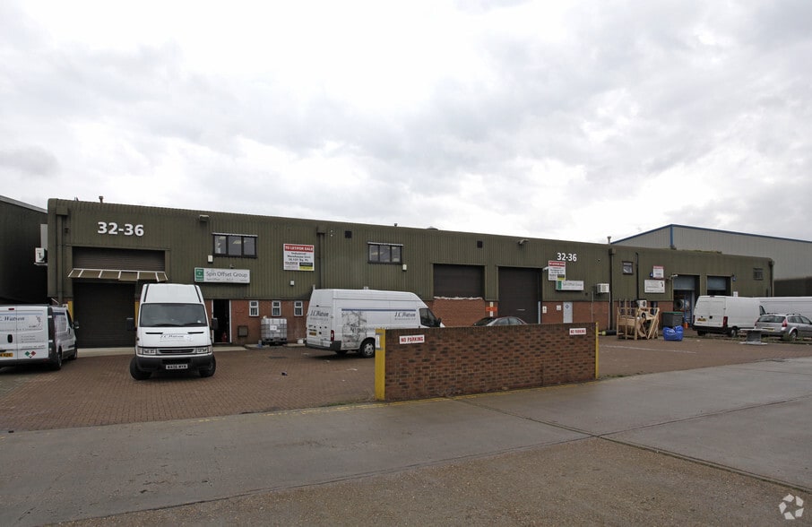 Juliette Way, South Ockendon for sale - Primary Photo - Image 1 of 1