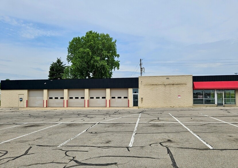 1706-1804 S Main St, Bellefontaine, OH for lease - Building Photo - Image 2 of 3