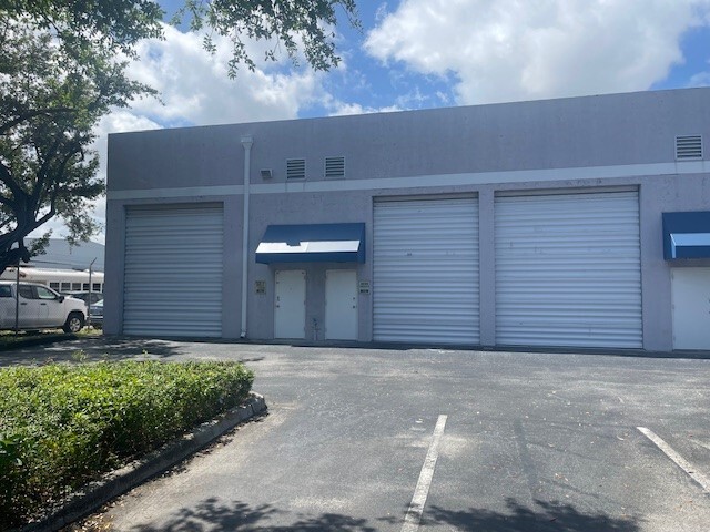 100-190 SE 29th St, Fort Lauderdale, FL for sale - Building Photo - Image 2 of 14