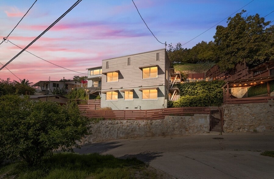 3055 Future St, Los Angeles, CA for sale - Primary Photo - Image 1 of 41