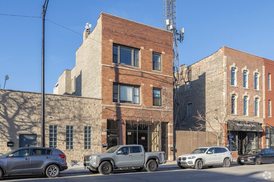 1216 W Grand Ave, Chicago, IL for sale - Primary Photo - Image 1 of 28