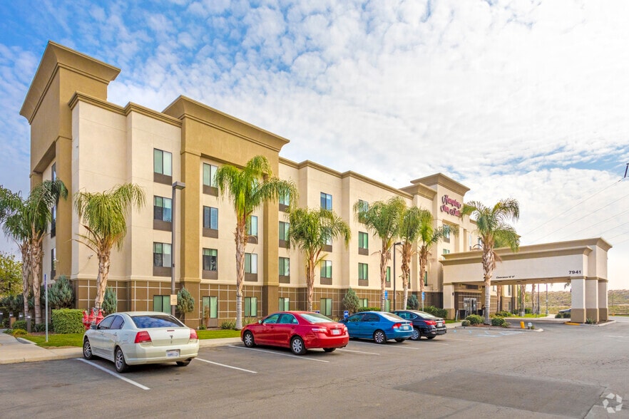 7941 E Brundage Ln, Bakersfield, CA for sale - Building Photo - Image 3 of 59