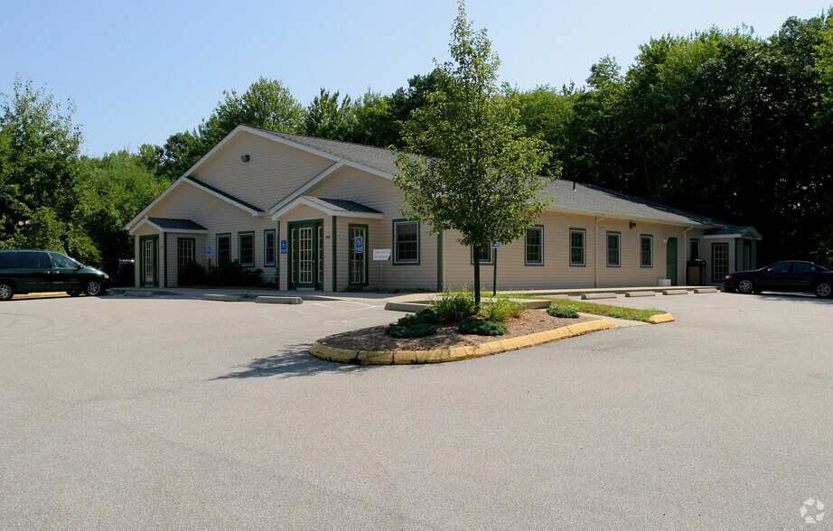 212 Upton Rd, Colchester, CT for sale - Primary Photo - Image 1 of 1