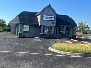 1800 W Pioneer Pky, Arlington, TX for lease Interior Photo- Image 1 of 26