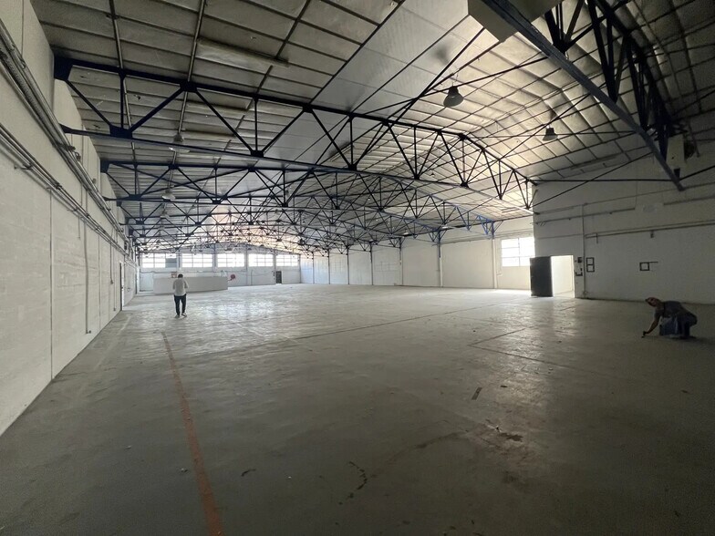 Office in Nanterre for lease - Interior Photo - Image 2 of 23