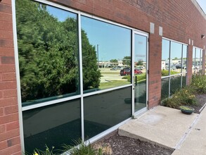 21675 E Moreland Blvd, Waukesha, WI for lease Building Photo- Image 1 of 9