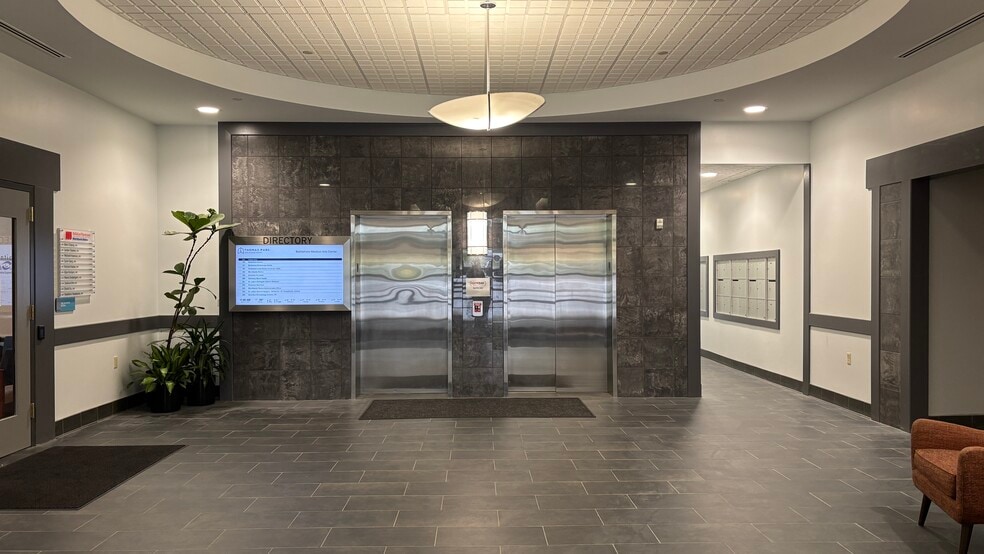 5325 Northgate Dr, Bethlehem, PA for lease - Interior Photo - Image 2 of 12