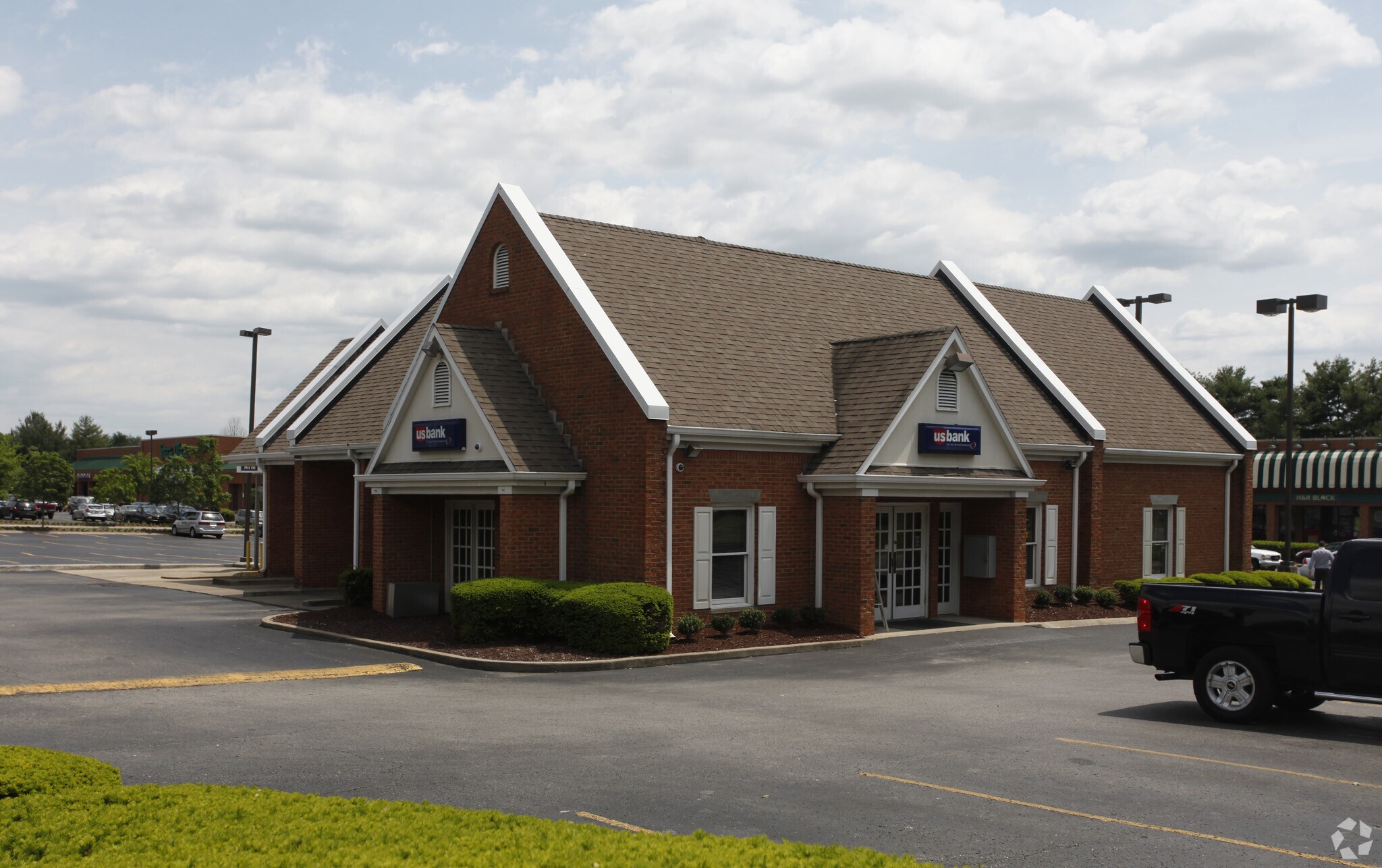 1010 Murfreesboro Rd, Franklin, TN 37064 The Maples Shopping Center