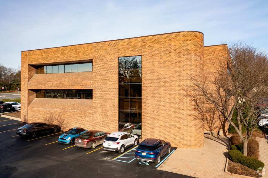 6905 Telegraph Rd, Bloomfield Hills, MI for lease - Building Photo - Image 3 of 6