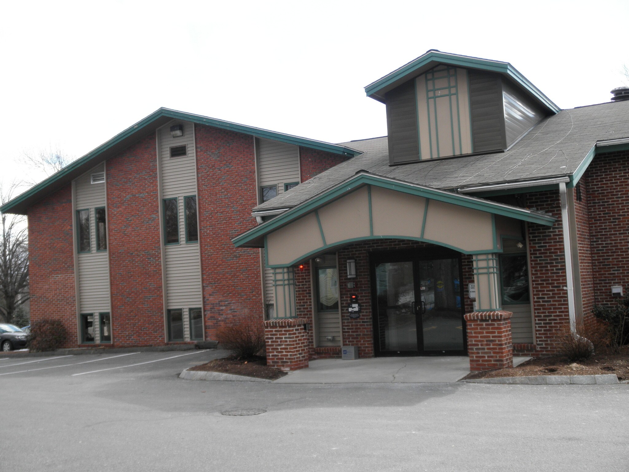 700 Lake Ave, Manchester, NH for sale Building Photo- Image 1 of 1