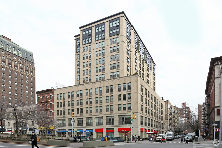 2700-2702 Broadway, New York, NY for sale - Primary Photo - Image 1 of 1