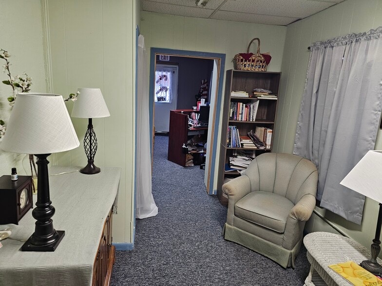 220 S Ashland St, Cambridge, MN for sale - Building Photo - Image 2 of 42