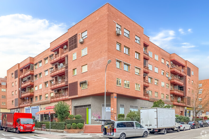 Calle Alaró, 7, Madrid, Madrid for sale - Primary Photo - Image 2 of 2