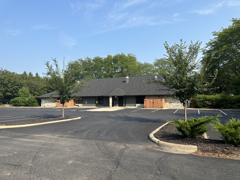 6036 Tara Hill Dr, Dublin, OH for lease - Building Photo - Image 2 of 26