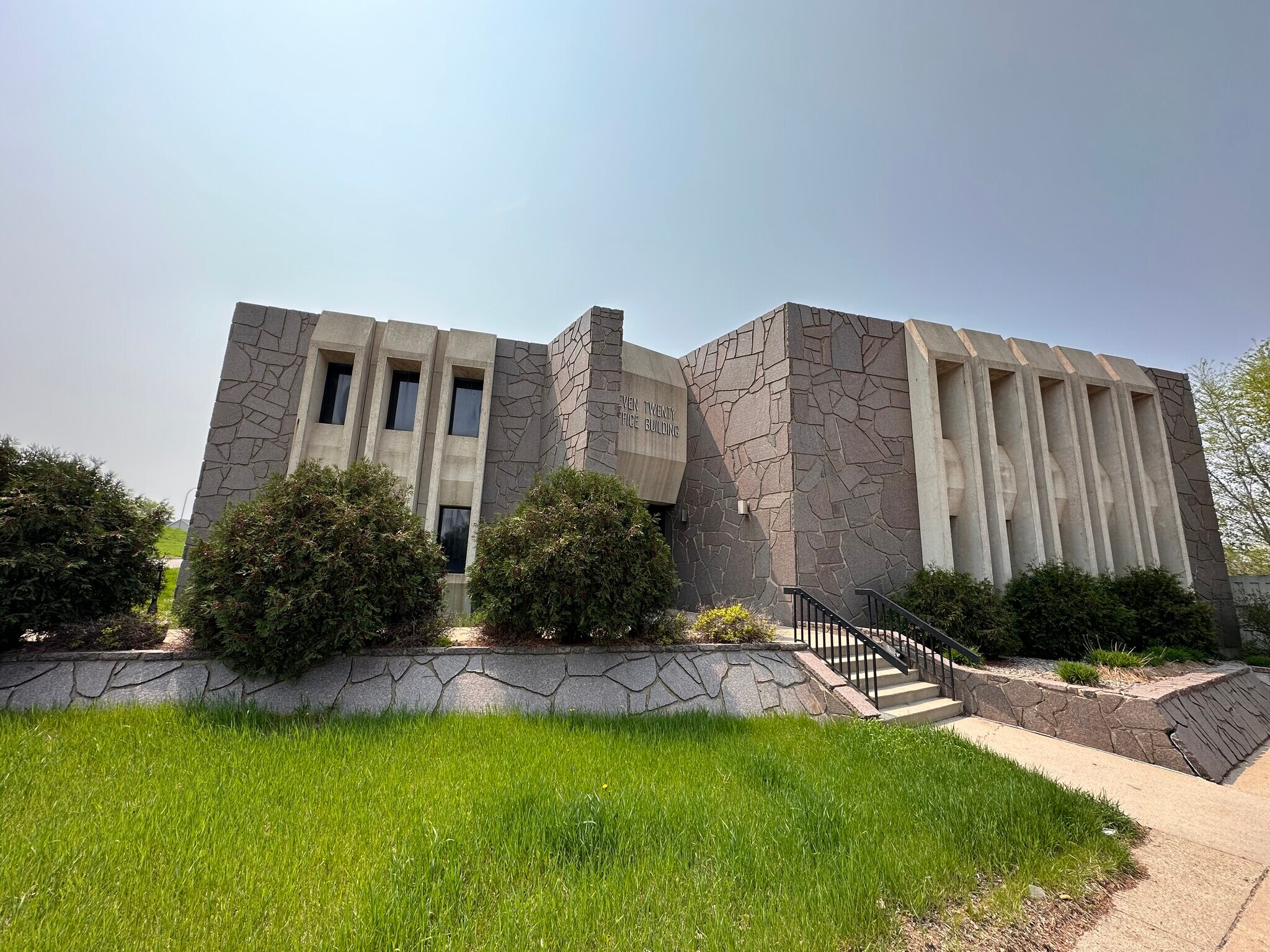 720 Western Ave, Minot, ND for sale Building Photo- Image 1 of 1