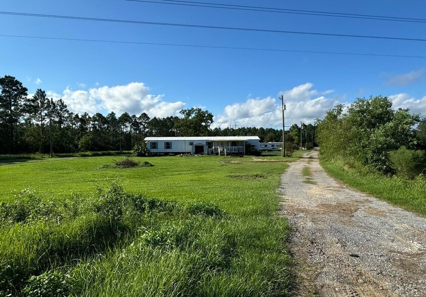 7916 Old Stage Rd, Moss Point, MS for sale - Building Photo - Image 2 of 3