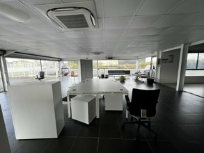 Retail in Beauvais for lease Interior Photo- Image 2 of 8