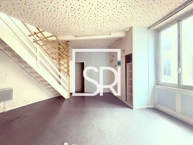 Retail in Clermont-Ferrand for lease - Interior Photo - Image 1 of 11