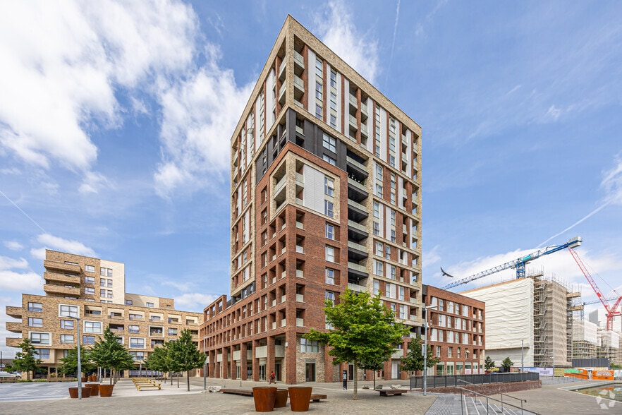 Starling Ct, London for lease - Building Photo - Image 2 of 4