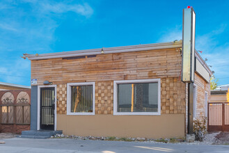 800 S Casino Center Blvd, Las Vegas, NV for lease Building Photo- Image 2 of 5