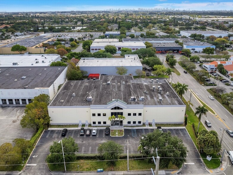2701 NW 107th Ave, Miami, FL for lease - Building Photo - Image 2 of 48