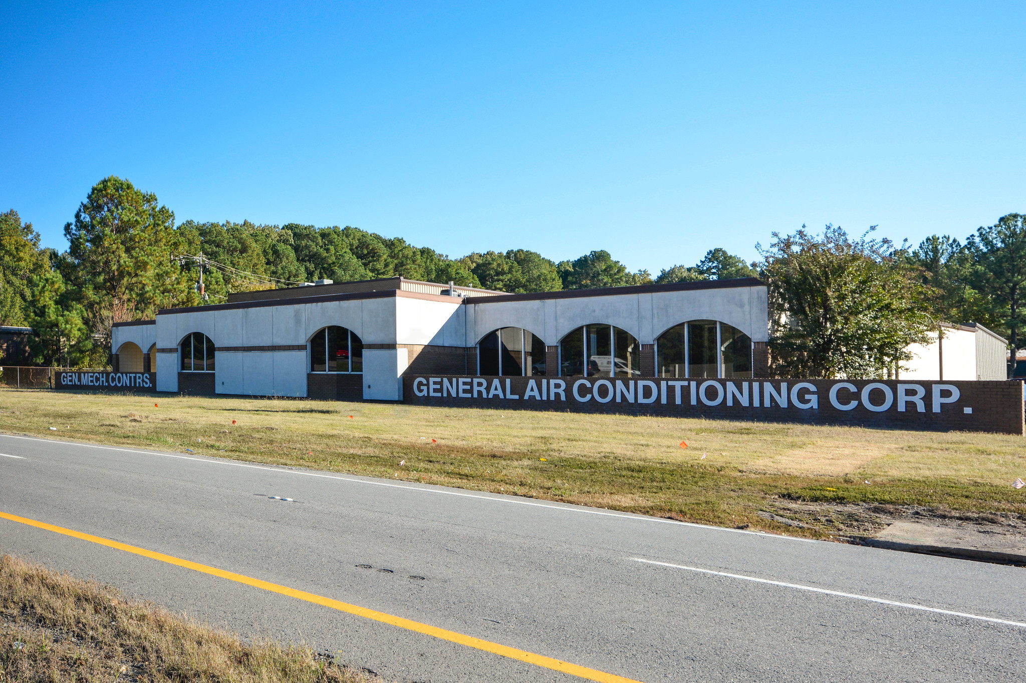 8107 I-30 Hwy E, Little Rock, AR for sale Building Photo- Image 1 of 1