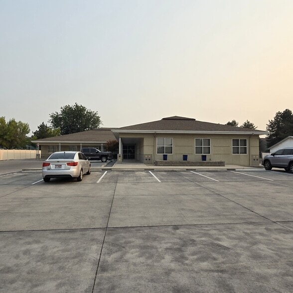 260 Falls Ave, Twin Falls, ID for sale - Building Photo - Image 1 of 9