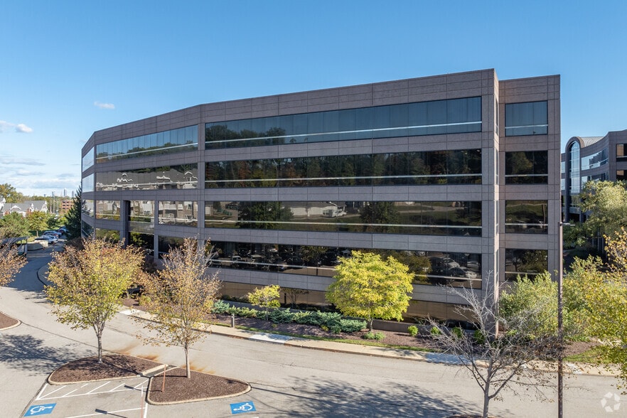 6100 Oak Tree Blvd, Independence, OH for lease - Building Photo - Image 2 of 6