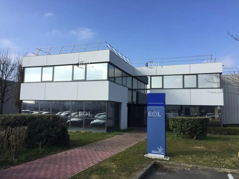 Office in Tremblay-en-France for lease - Building Photo - Image 1 of 1