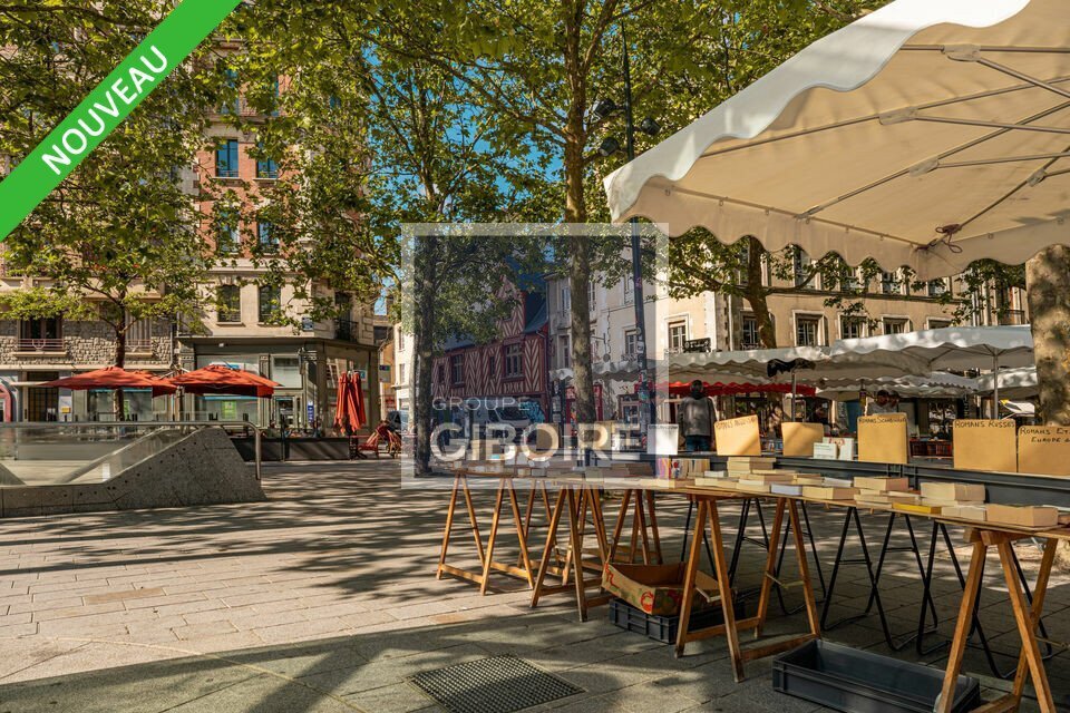 Retail in Rennes for lease Building Photo- Image 1 of 2