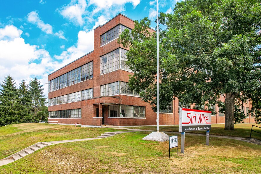 90 Wauregan Rd, Killingly, CT for sale - Building Photo - Image 1 of 1
