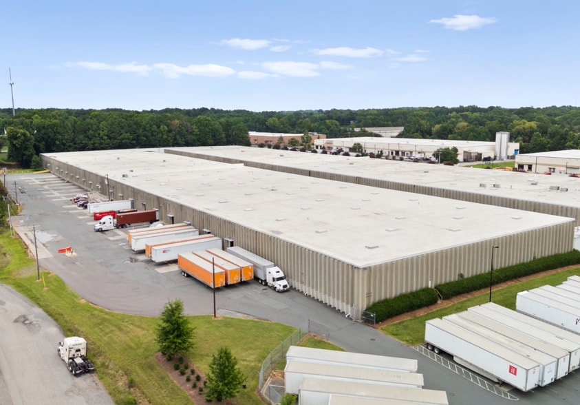 1001 Bond St, Charlotte, NC for lease - Building Photo - Image 2 of 8