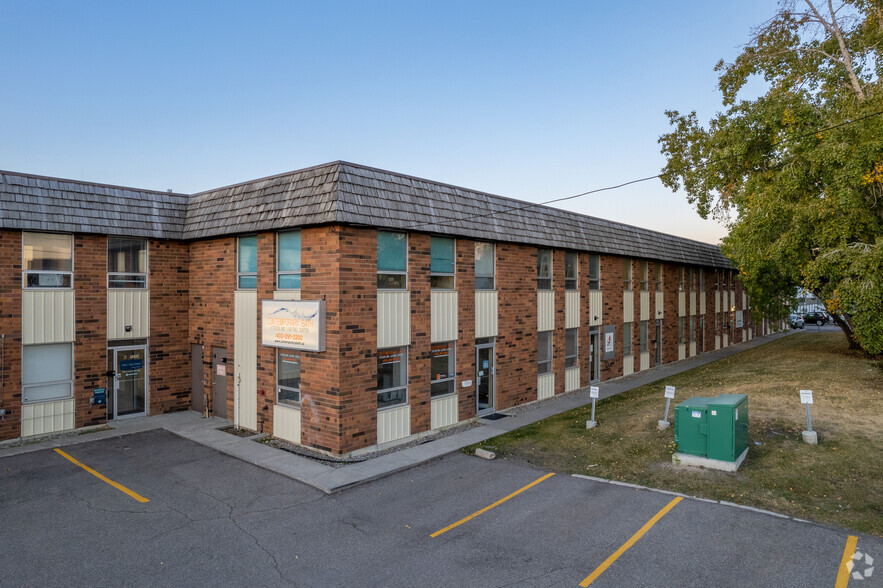 1235 40th Ave NE, Calgary, AB T2E 6M9 | LoopNet