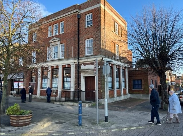 104 Hamilton Rd, Felixstowe for sale - Building Photo - Image 1 of 1