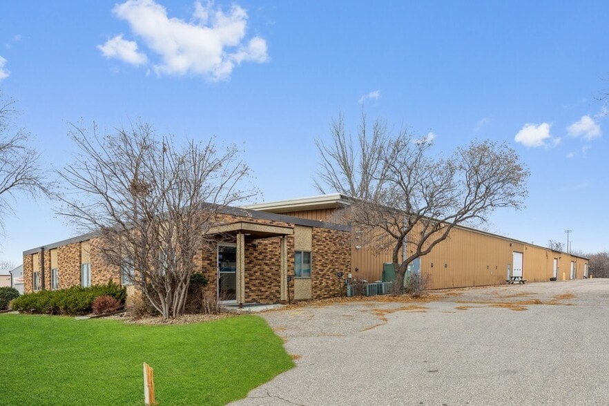 725 Spiral Blvd, Hastings, MN for lease - Building Photo - Image 3 of 4