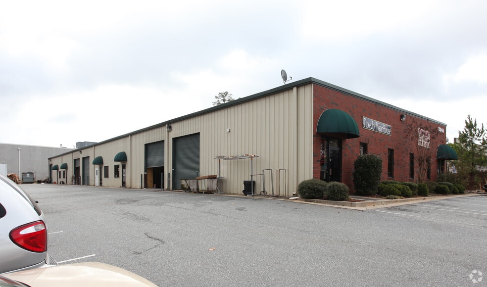 3345 Hutchinson Rd, Cumming, GA for lease - Building Photo - Image 2 of 8