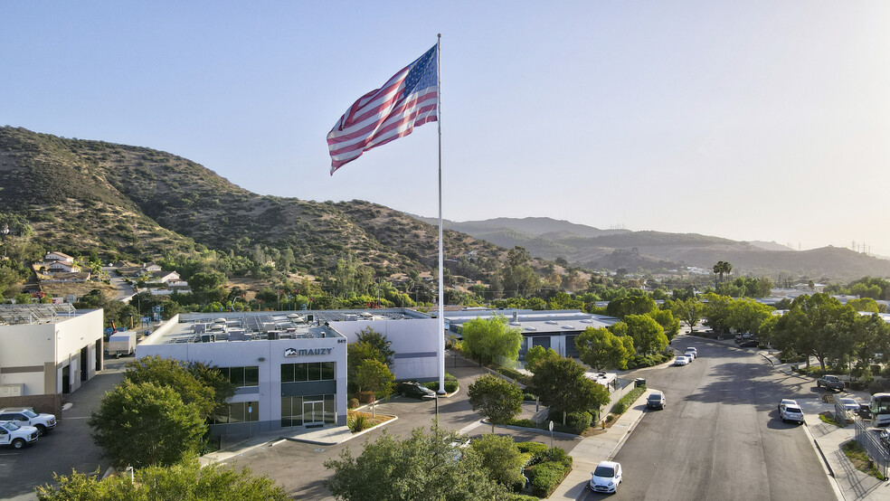 9411 Bond Ave, El Cajon, CA for sale - Primary Photo - Image 1 of 18