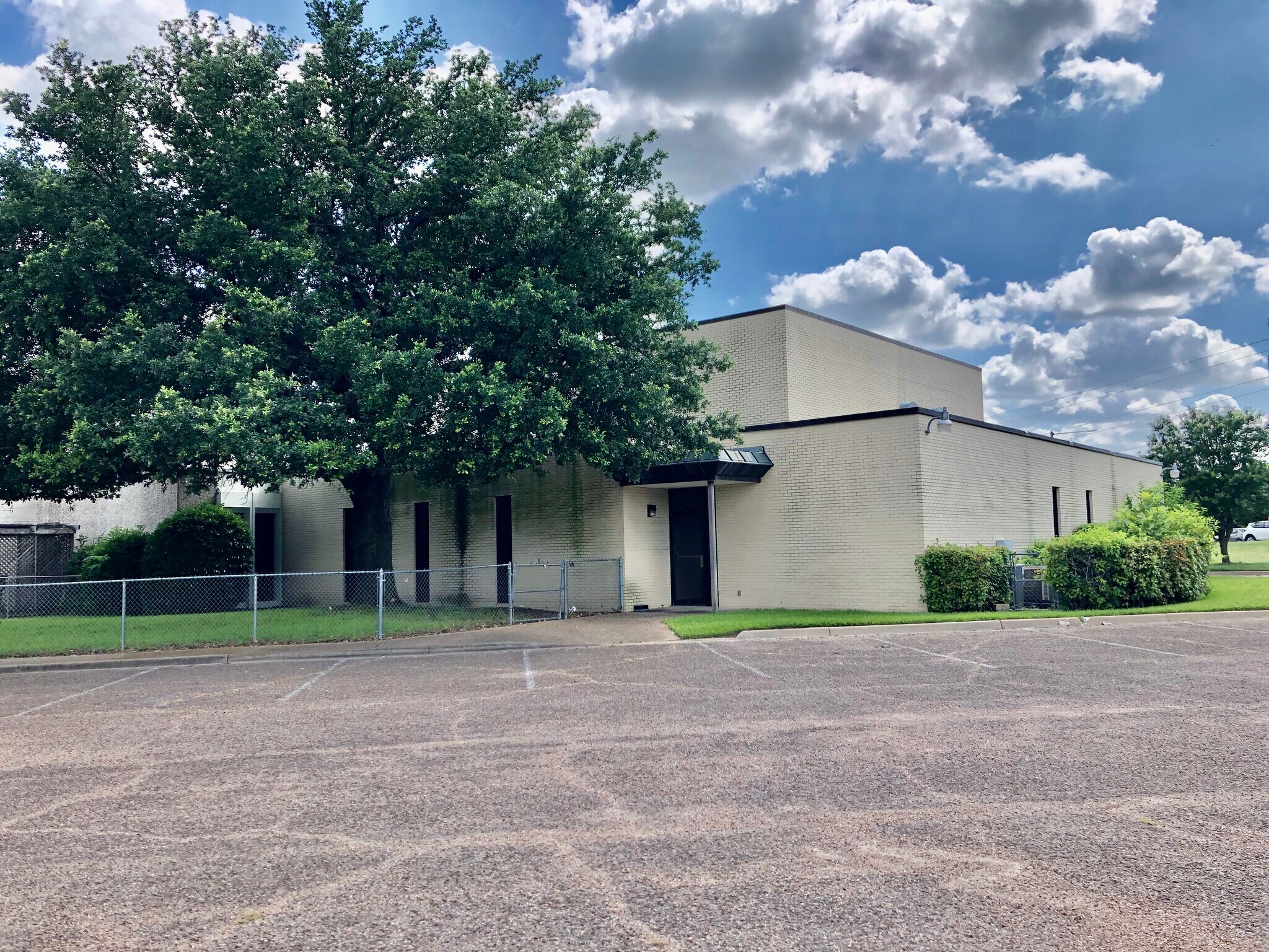 4925 Hillcrest Dr, Waco, TX for sale Building Photo- Image 1 of 1