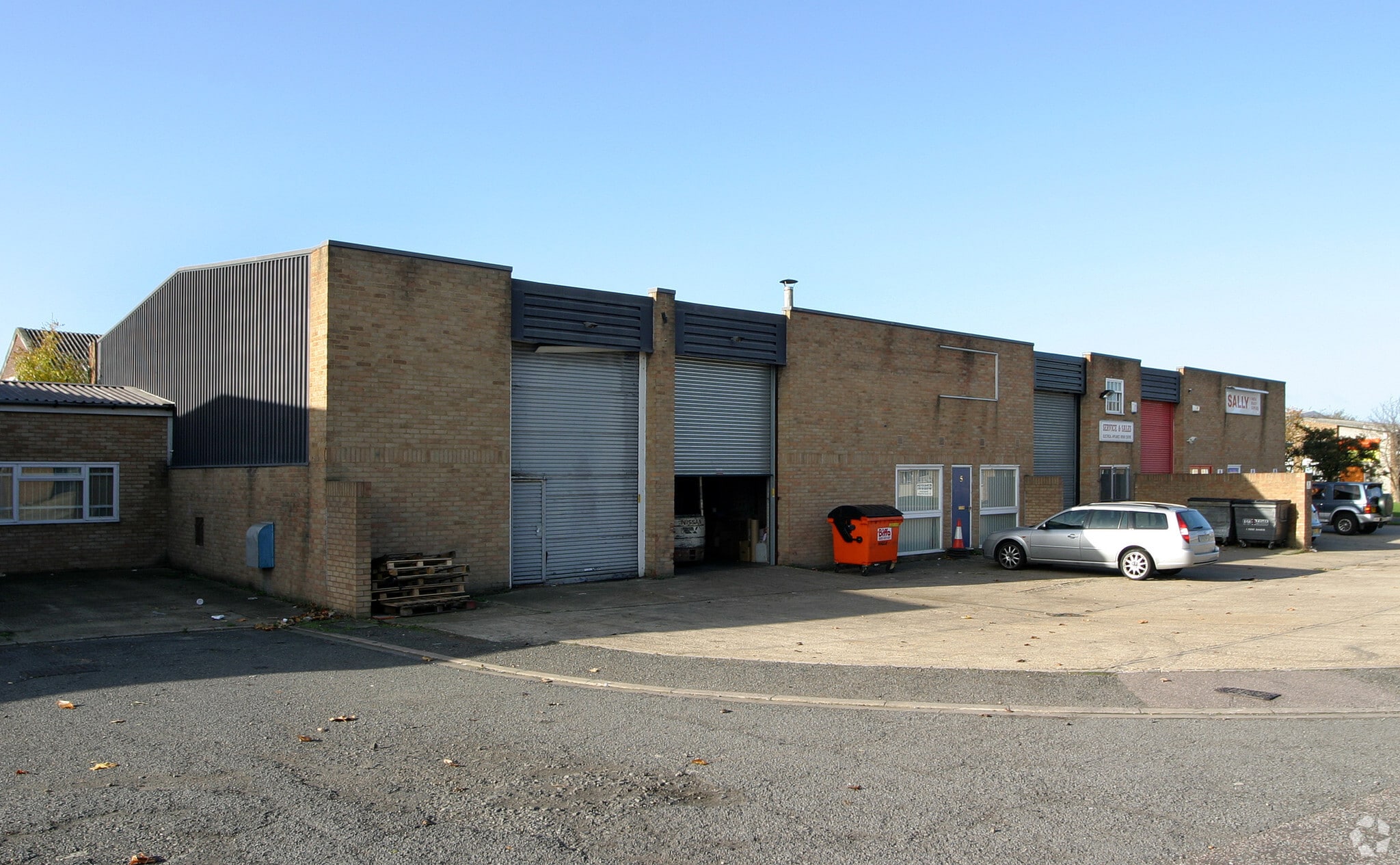 1-13 Sergeants Way, Bedford for sale Primary Photo- Image 1 of 1