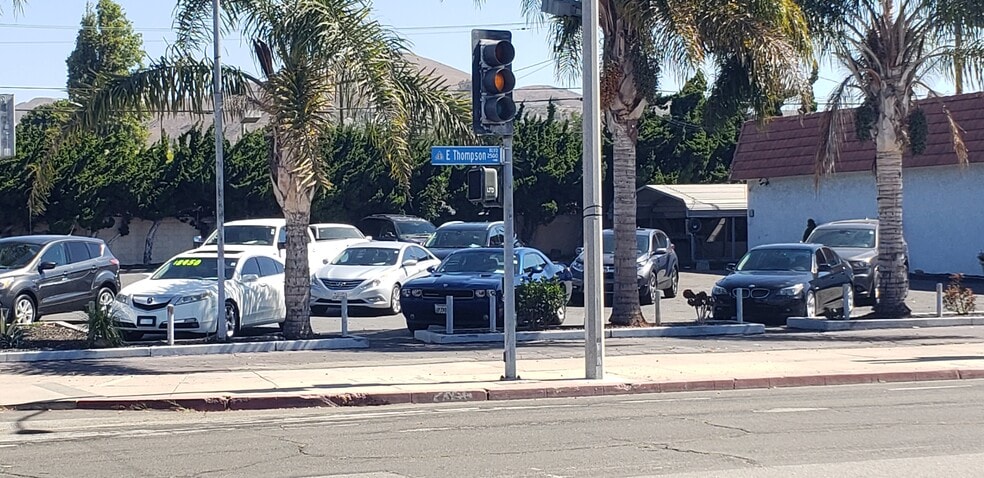 2525 Thompson, Ventura, CA for sale - Primary Photo - Image 1 of 5