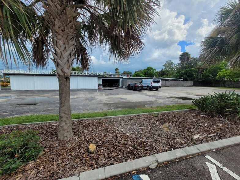 1108 N Dixie Fwy, New Smyrna Beach, FL for sale - Building Photo - Image 2 of 26