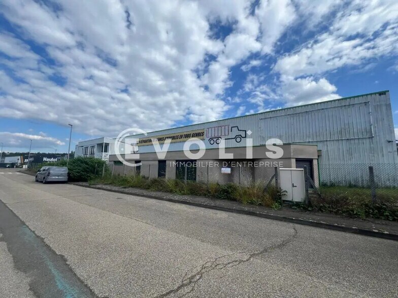 Industrial in Lorette for sale - Building Photo - Image 1 of 12