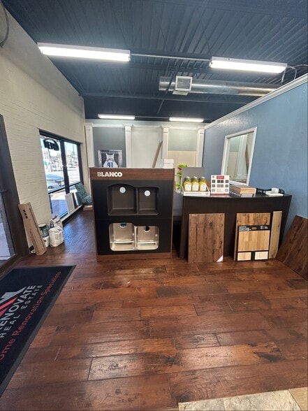 1109 Dallas Dr, Denton, TX for lease - Building Photo - Image 3 of 21