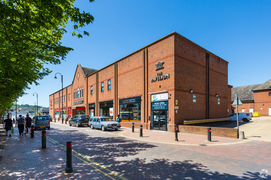 High St, Tonbridge for lease - Primary Photo - Image 1 of 5