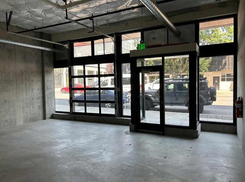 77 NE Grand Ave, Portland, OR for lease - Building Photo - Image 2 of 33