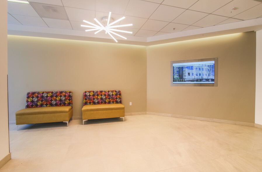 1510 S Central Ave, Glendale, CA for lease - Lobby - Image 2 of 8