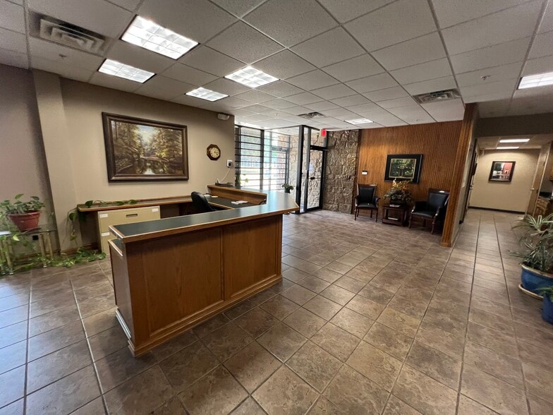 1150 N Iroquois Ave, Tulsa, OK for lease - Interior Photo - Image 3 of 11