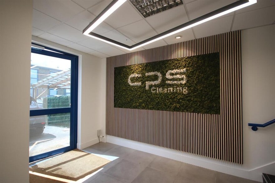 Gateway Mews, London for sale - Building Photo - Image 3 of 9