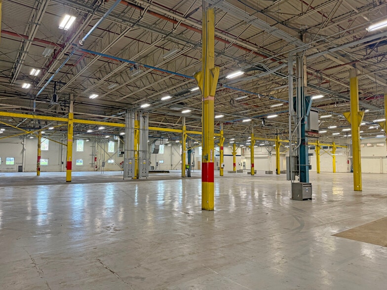 121 Broadway, Dover, NH for lease - Interior Photo - Image 2 of 5