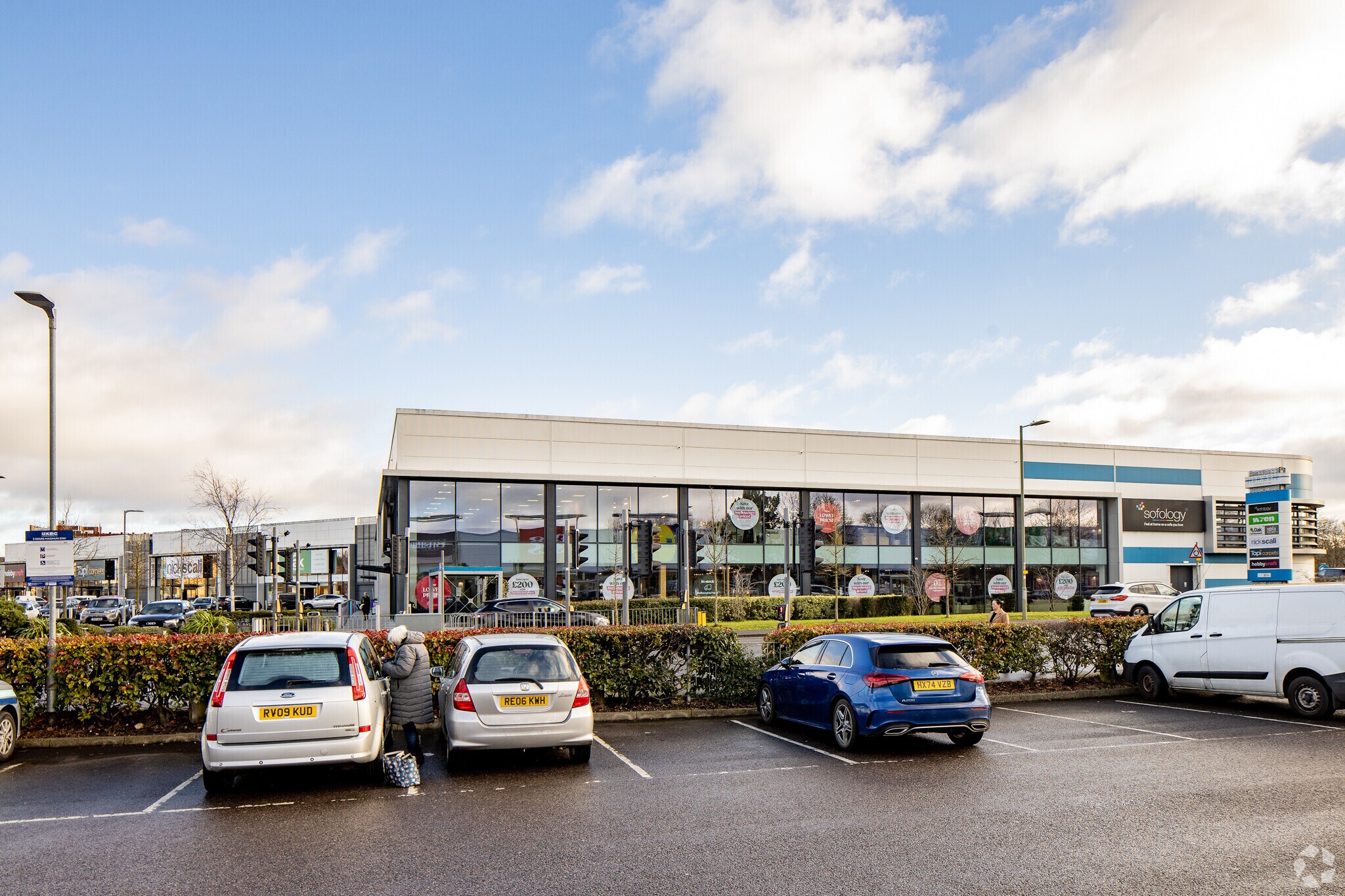 Solartron Rd, Farnborough for sale Primary Photo- Image 1 of 1